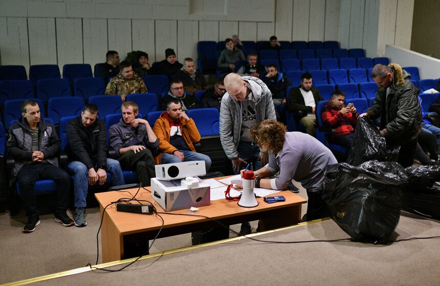 Один из павильонов ВДНХ стал пунктом мобилизации 20 фото