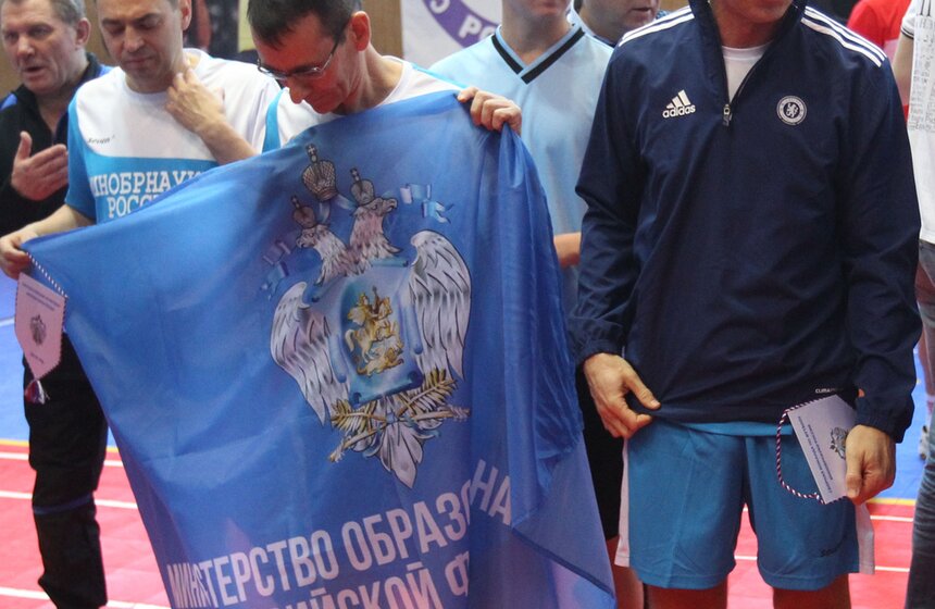 Минобрнауки сыграло в футбол против московских студентов 15 фото