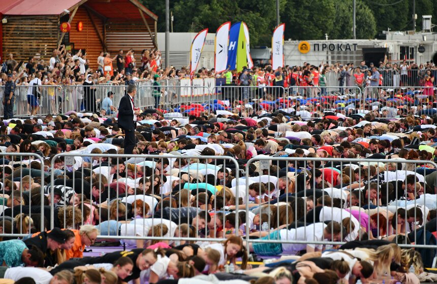 Более 5 тысяч спортсменов установили новый мировой рекорд в Парке Горького 11 фото