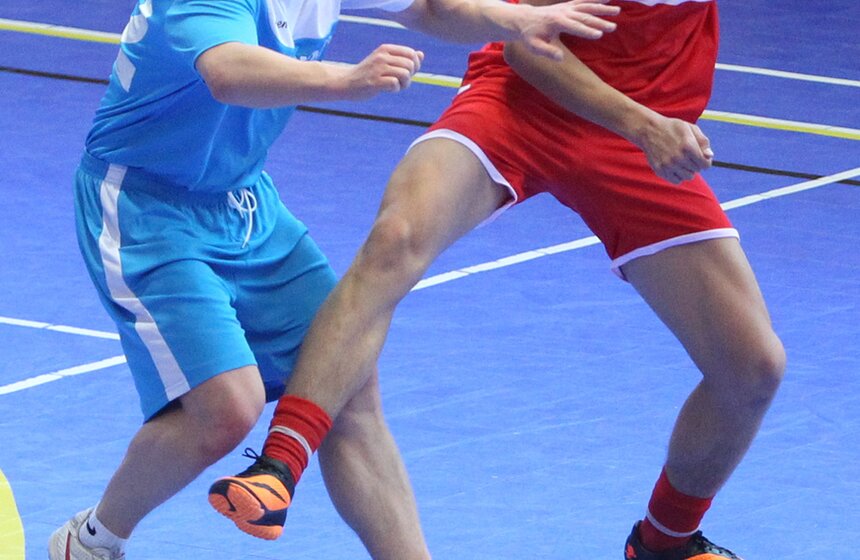 Минобрнауки сыграло в футбол против московских студентов 14 фото