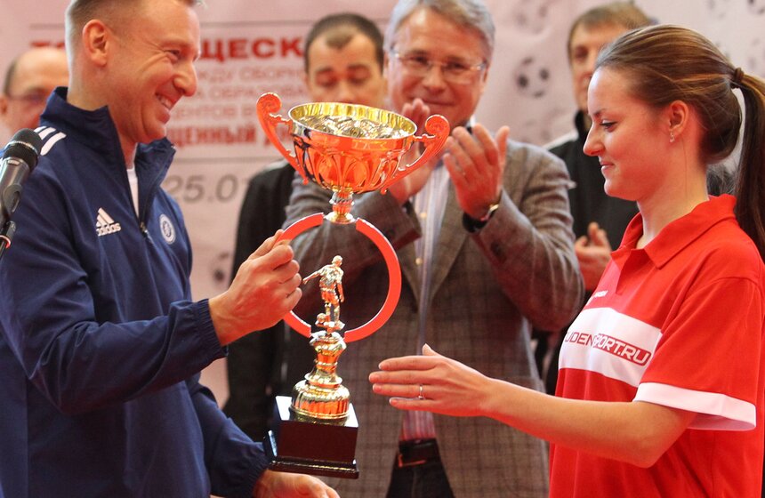 Минобрнауки сыграло в футбол против московских студентов 17 фото