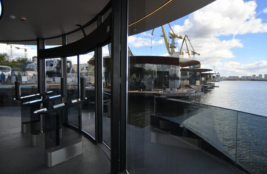 В столице продолжили отделку четырех первых электрических речных судов 12 фото