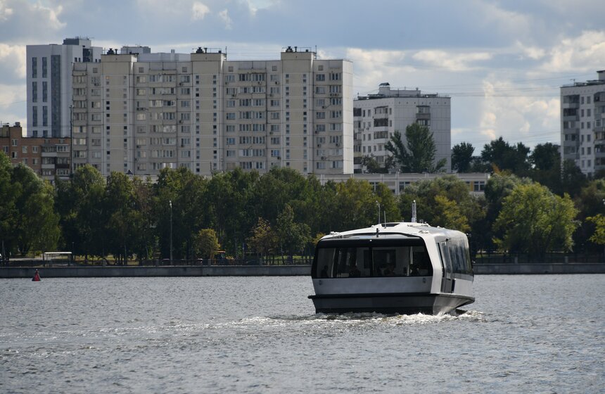 В столице продолжили отделку четырех первых электрических речных судов 16 фото