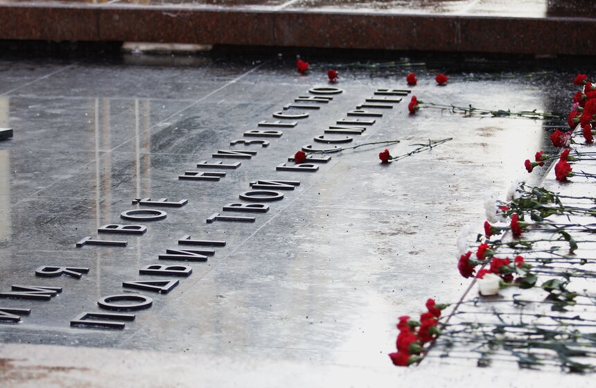 Москвичи почтили память жертв блокады Ленинграда 12 фото