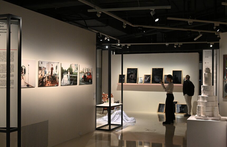 В "Зарядье" открылась выставка "Выпуск 22" 9 фото