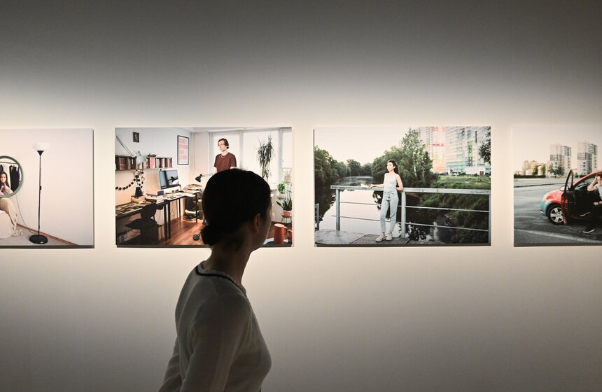 В "Зарядье" открылась выставка "Выпуск 22" 7 фото