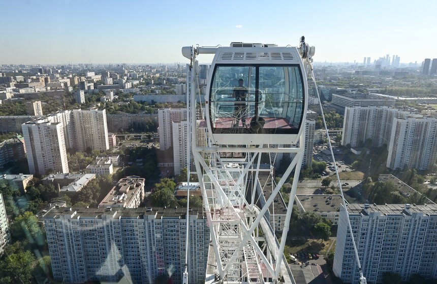 Колесо обозрения "Солнце Москвы" запустили на ВДНХ 17 фото