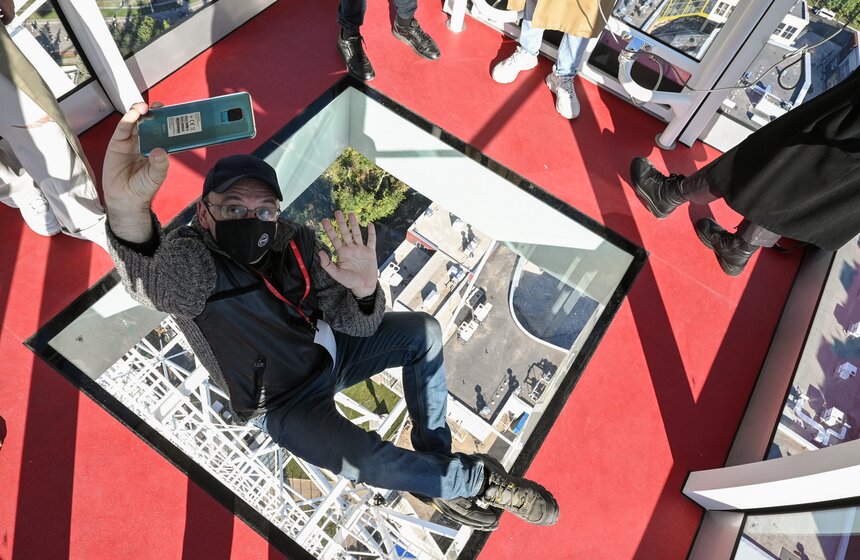 Колесо обозрения "Солнце Москвы" запустили на ВДНХ 16 фото