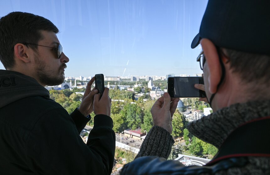 Колесо обозрения "Солнце Москвы" запустили на ВДНХ 12 фото