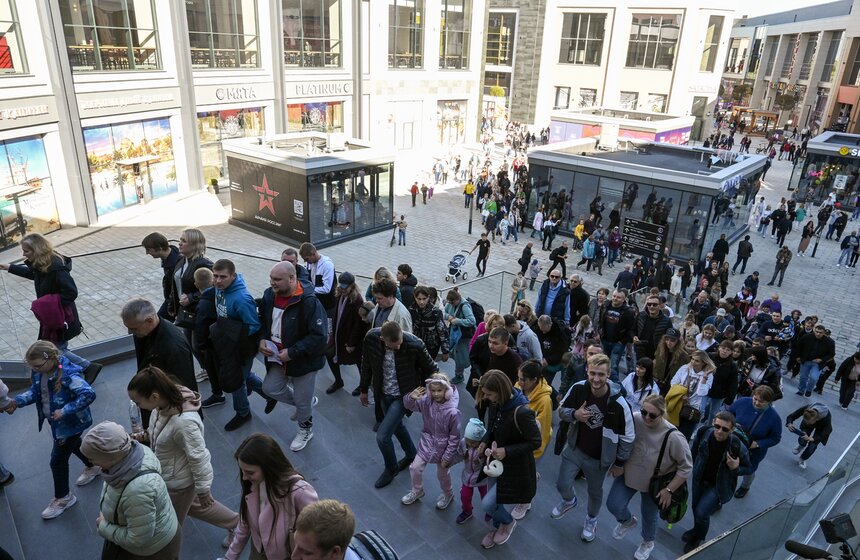 Колесо обозрения "Солнце Москвы" запустили на ВДНХ 23 фото