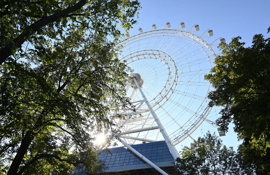 Колесо обозрения "Солнце Москвы" запустили на ВДНХ 26 фото