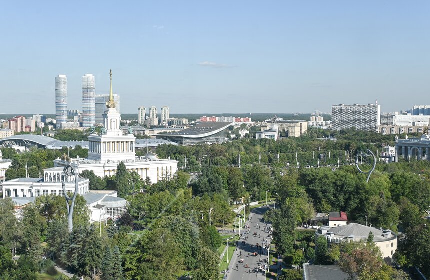 Колесо обозрения "Солнце Москвы" запустили на ВДНХ 10 фото