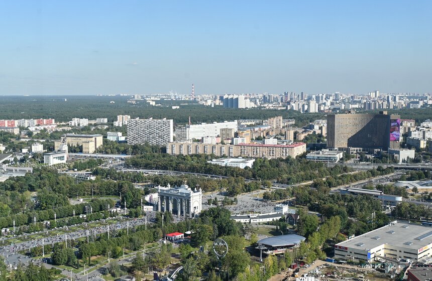 Колесо обозрения "Солнце Москвы" запустили на ВДНХ 19 фото