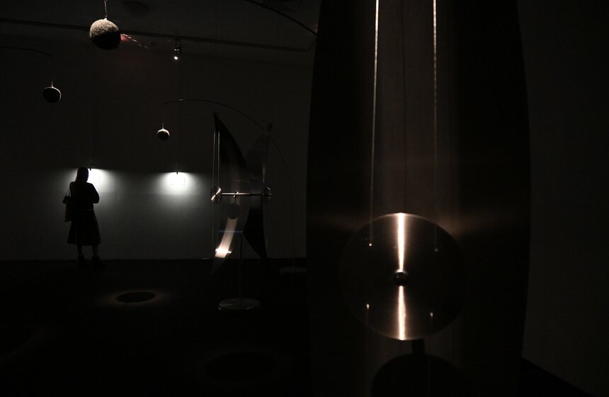 В Москве открыли выставку Сергея Филатова "Я слышу тебя" 12 фото