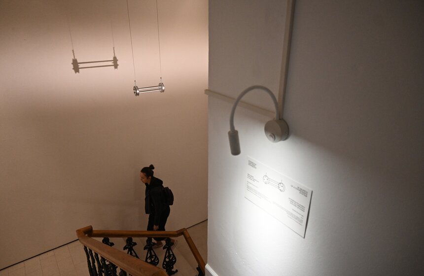 В Москве открыли выставку Сергея Филатова "Я слышу тебя" 1 фото