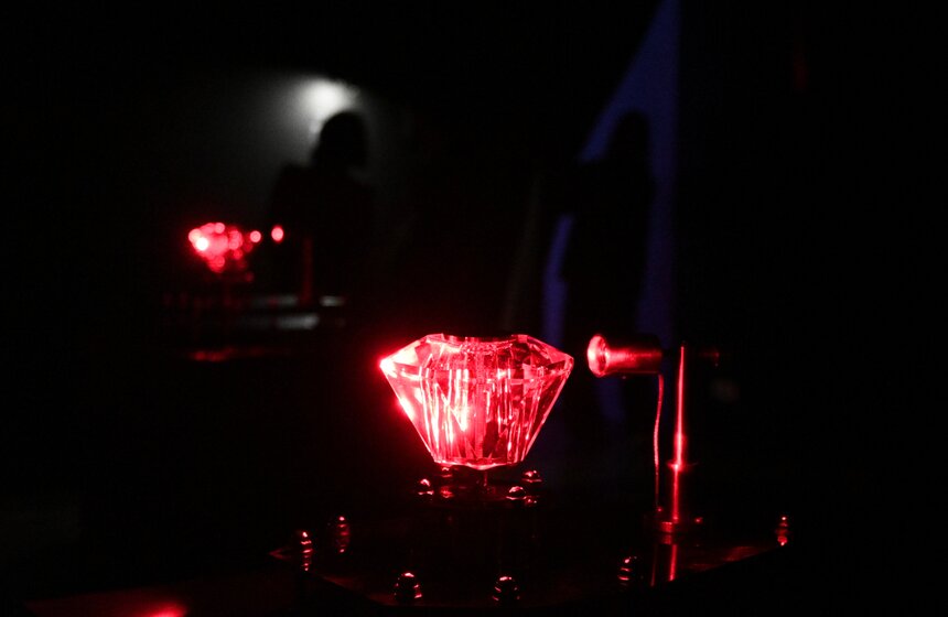 В Москве открыли выставку Сергея Филатова "Я слышу тебя" 5 фото