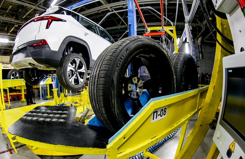 Продажи нового кроссовера "Москвич" начнутся в декабре 2022 года 11 фото