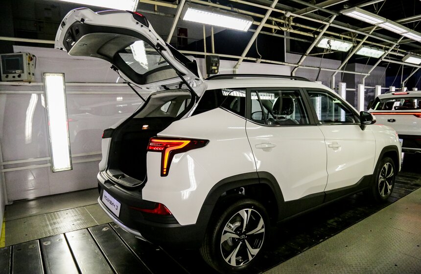 Продажи нового кроссовера "Москвич" начнутся в декабре 2022 года 31 фото