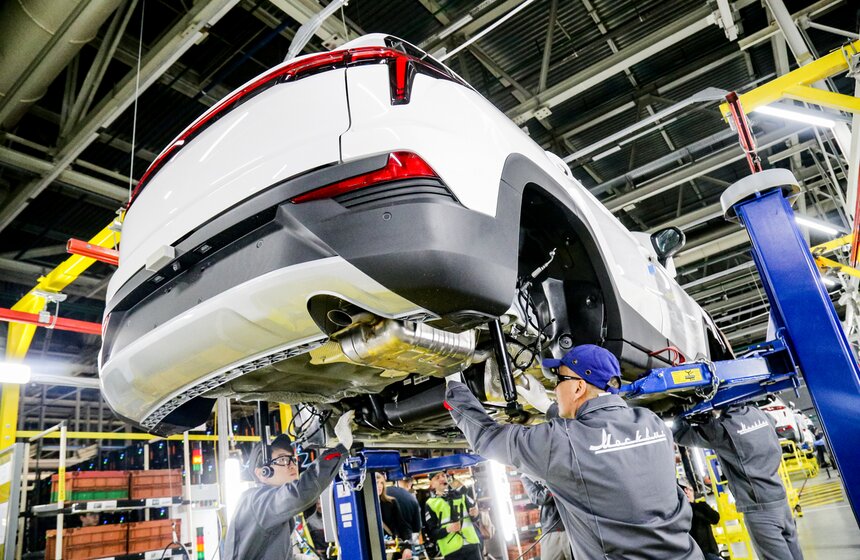 Продажи нового кроссовера "Москвич" начнутся в декабре 2022 года 23 фото