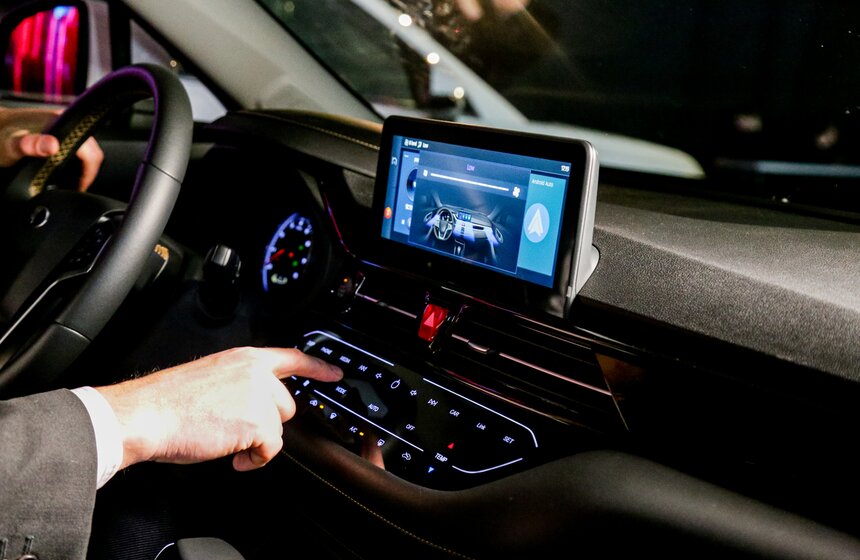 Продажи нового кроссовера "Москвич" начнутся в декабре 2022 года 29 фото