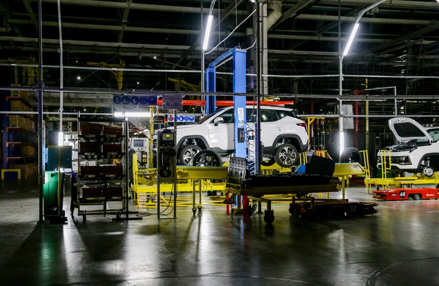 Продажи нового кроссовера "Москвич" начнутся в декабре 2022 года 25 фото