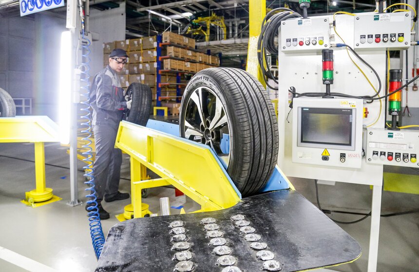 Продажи нового кроссовера "Москвич" начнутся в декабре 2022 года 8 фото