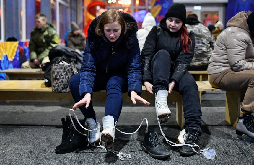 На ВДНХ открылся самый большой каток в столице 27 фото