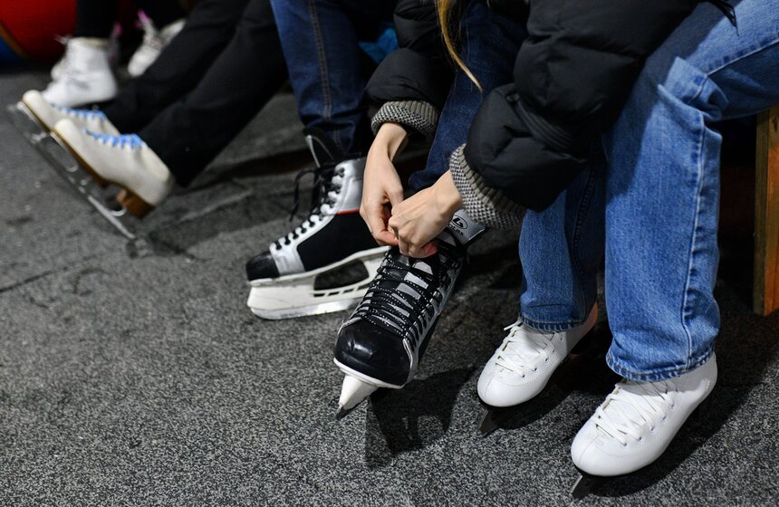 На ВДНХ открылся самый большой каток в столице 24 фото