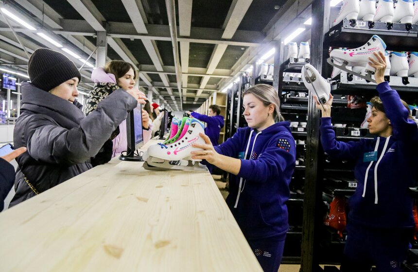 В Парке Горького открылся каток 6 фото