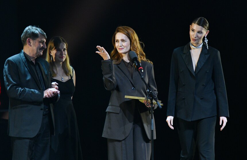 Названы лауреаты премии зрительских симпатий "Звезда Театрала" 16 фото