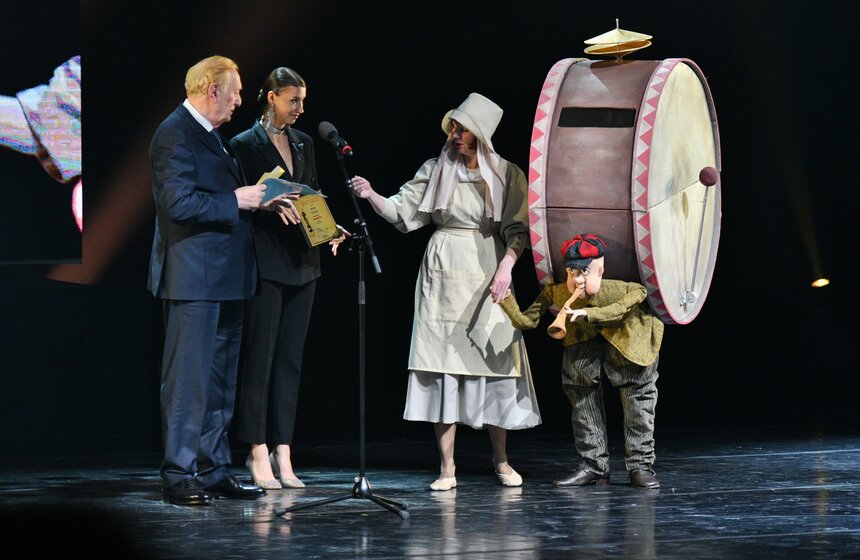 Названы лауреаты премии зрительских симпатий "Звезда Театрала" 21 фото