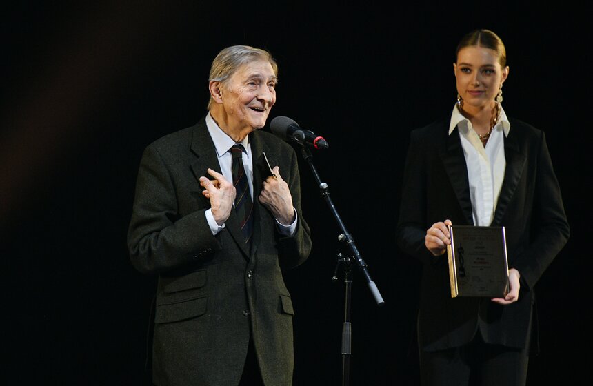 Названы лауреаты премии зрительских симпатий "Звезда Театрала" 15 фото