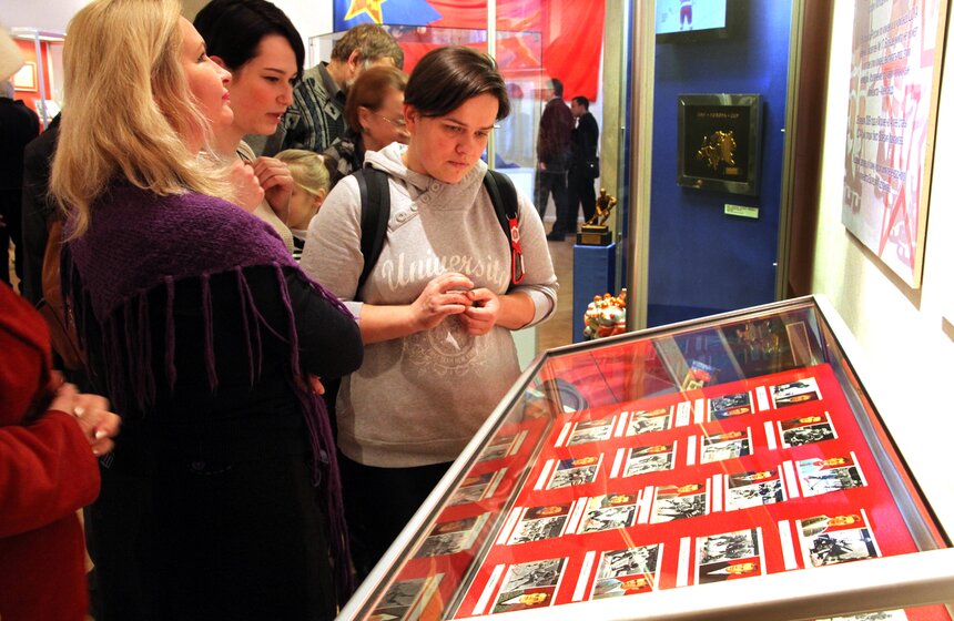 В Москве открылась выставка "Неповторимый Валерий Харламов" 3 фото