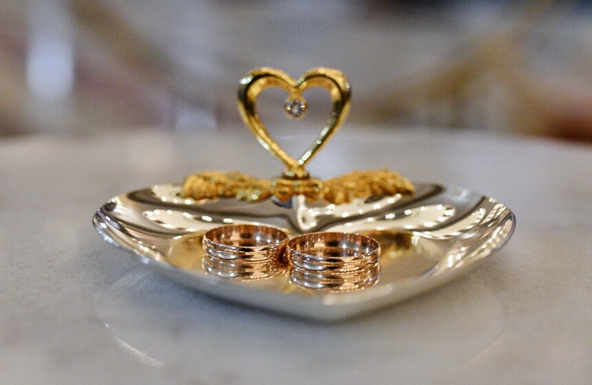 Свадебный сезон завершился на станции метро "Маяковская" 1 фото