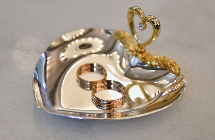 Свадебный сезон завершился на станции метро "Маяковская" 12 фото