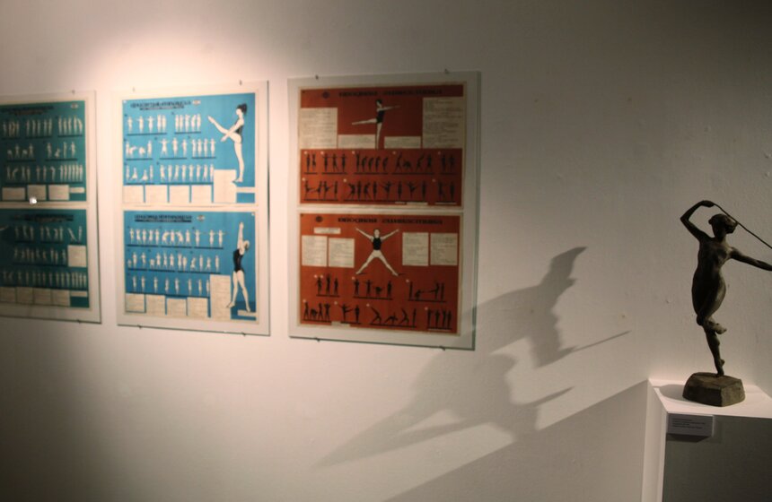 В галерее "Проун" открылась выставка "Спорткульт" 15 фото