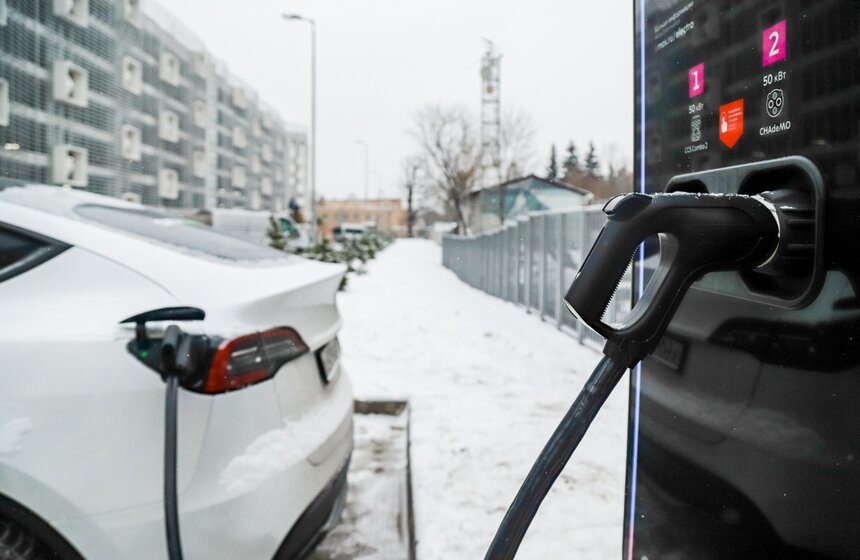 На ВДНХ установили пять общедоступных зарядных станций для электротранспорта 15 фото