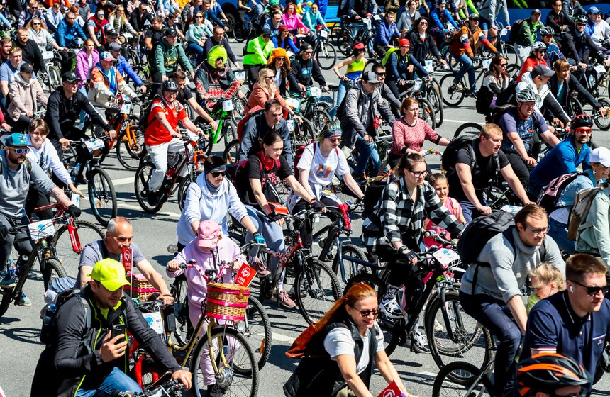 В Москве прошел весенний велофестиваль 18 фото