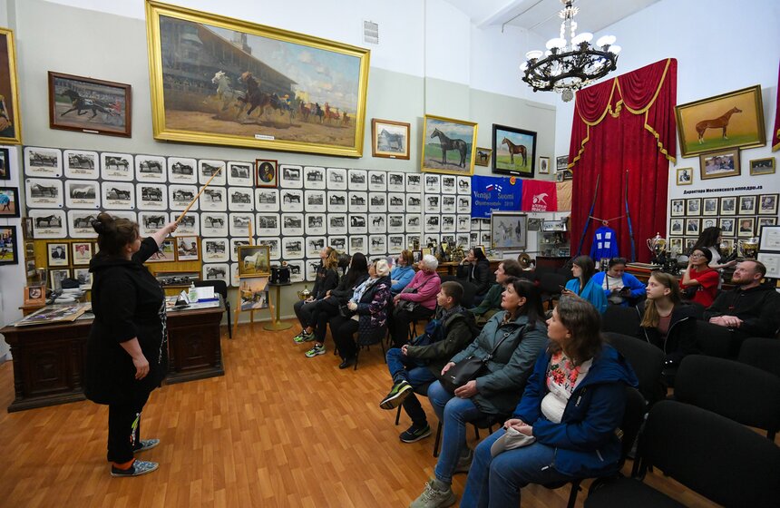 Центральный Московский ипподром провел акцию "День без турникетов" 12 фото