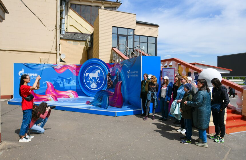 Центральный Московский ипподром провел акцию "День без турникетов" 22 фото