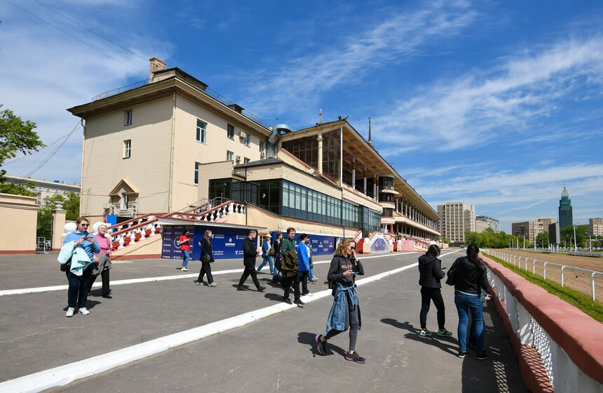 Центральный Московский ипподром провел акцию "День без турникетов" 4 фото