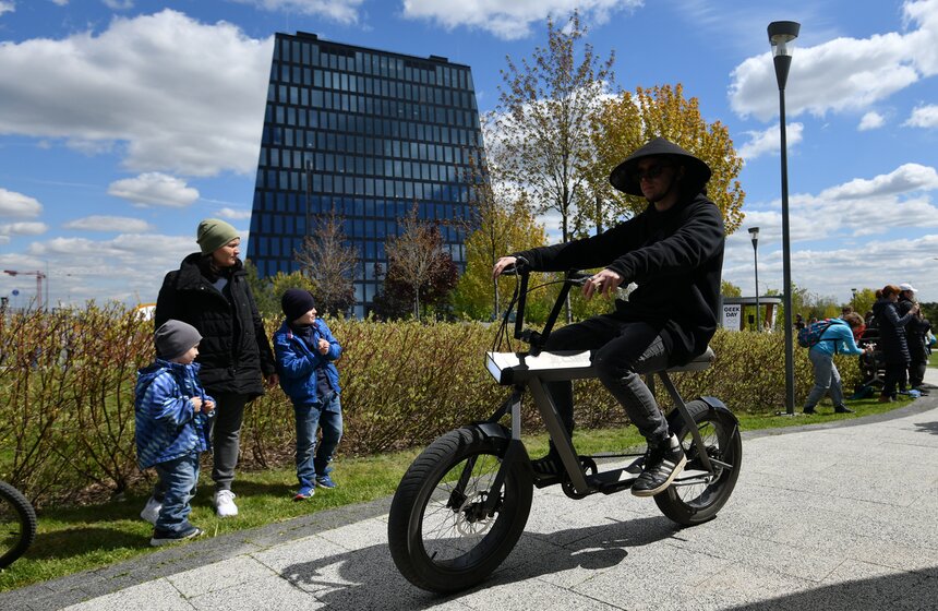 В Москве прошел парад электротранспорта будущего 21 фото