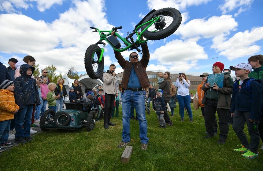 В Москве прошел парад электротранспорта будущего 14 фото
