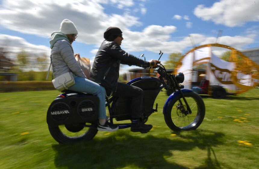 В Москве прошел парад электротранспорта будущего 11 фото