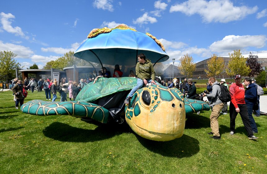 В Москве прошел парад электротранспорта будущего 22 фото