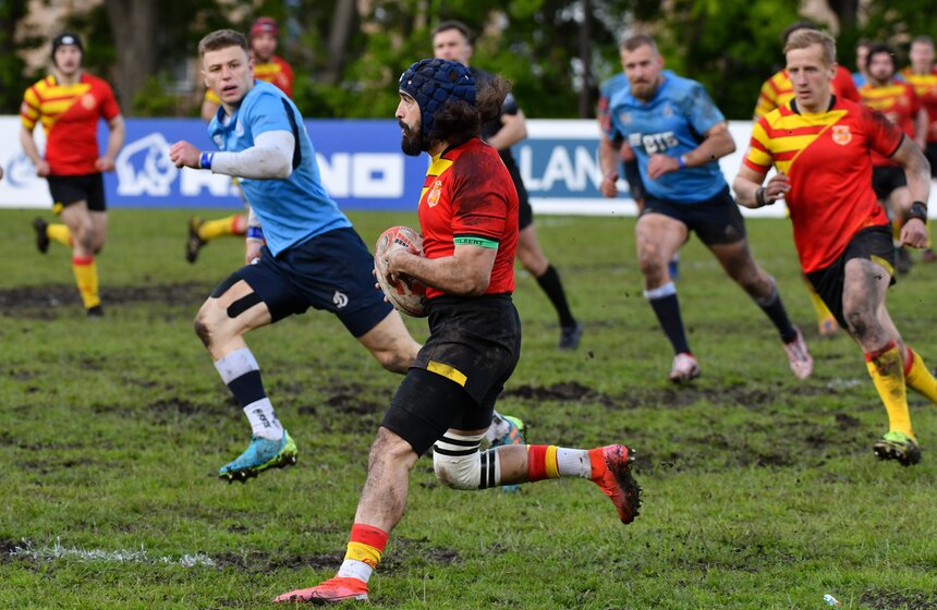 "Динамо" выиграло в матче со "Славой" 10 фото