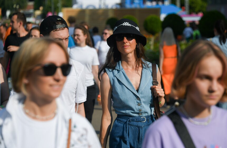 В Парке Горького проходит фестиваль VK Fest 40 фото