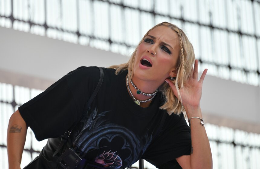 В Парке Горького проходит фестиваль VK Fest 27 фото