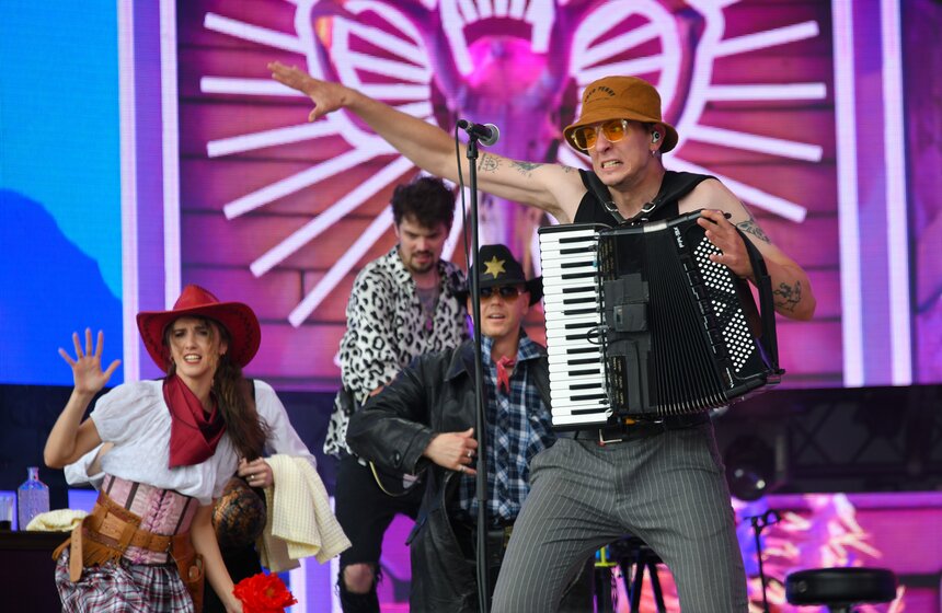 В Парке Горького проходит фестиваль VK Fest 20 фото