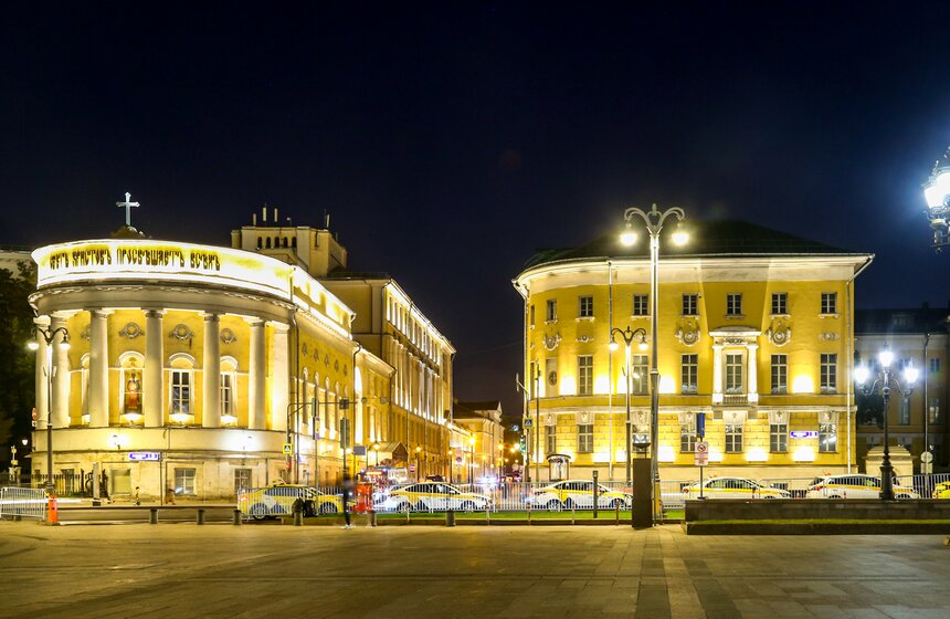 Москвичам показали виды ночного города 9 фото